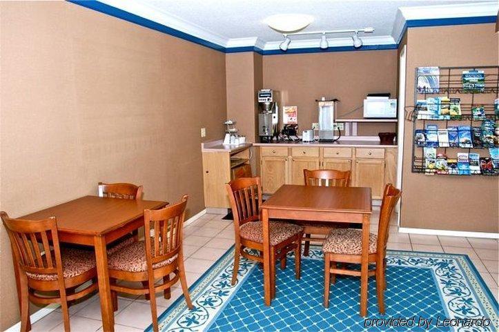 University Manor Inn Buffalo Restoran gambar